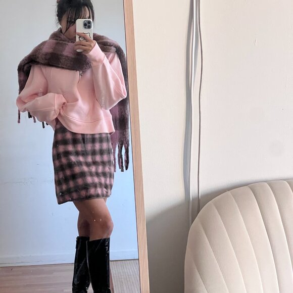 Aritzia Wilfred Classic Pink and Brown Plaid Mini Skirt in 0 or 00 - Picture 2 of 10